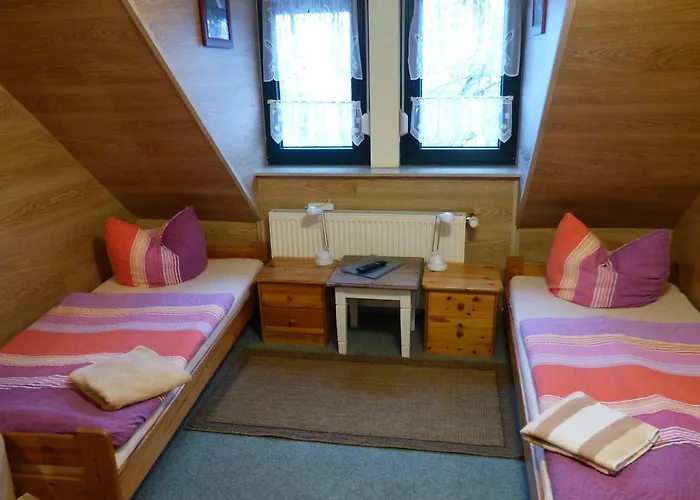 Zum Weinberg بيت ضيافة